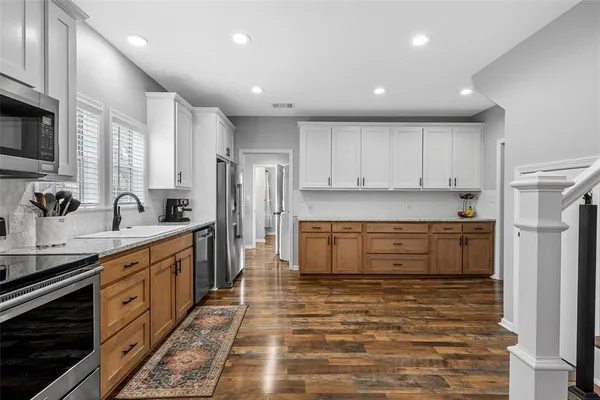 $350,000 | 107 W Avenue, Valley Mills, TX 76689