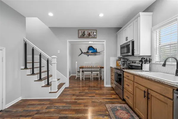 $350,000 | 107 W Avenue, Valley Mills, TX 76689
