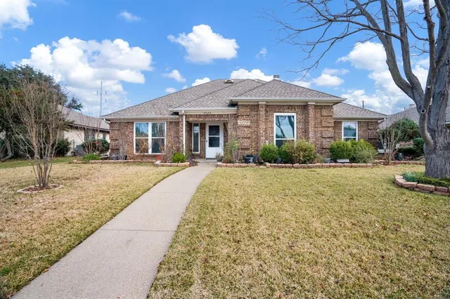 $2,100 | 2522 Crestedge Drive, Garland, TX 75044
