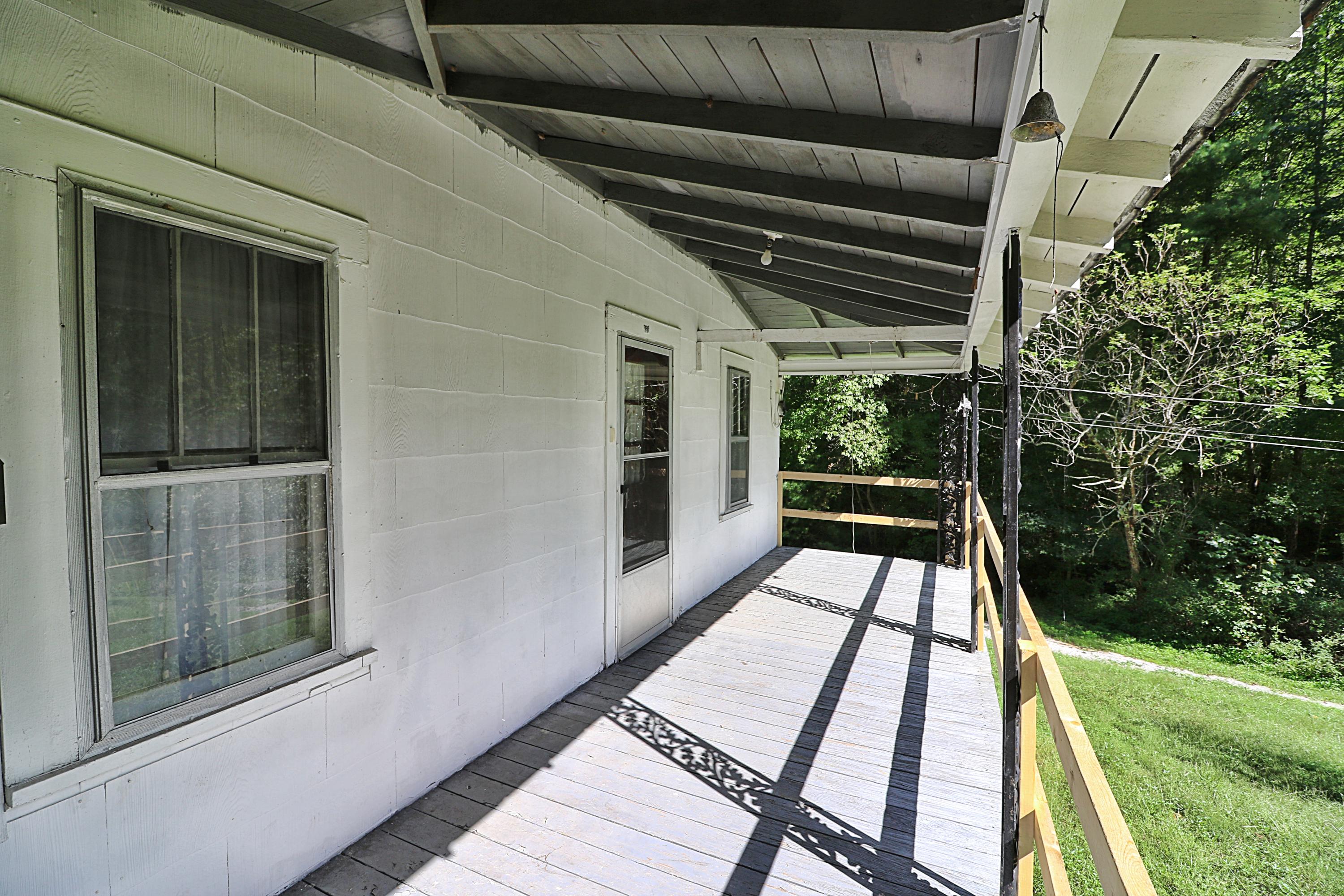 1669 Paint Rock Road Oneida, TN 37841 - Photo 3 of 25 094A7400
