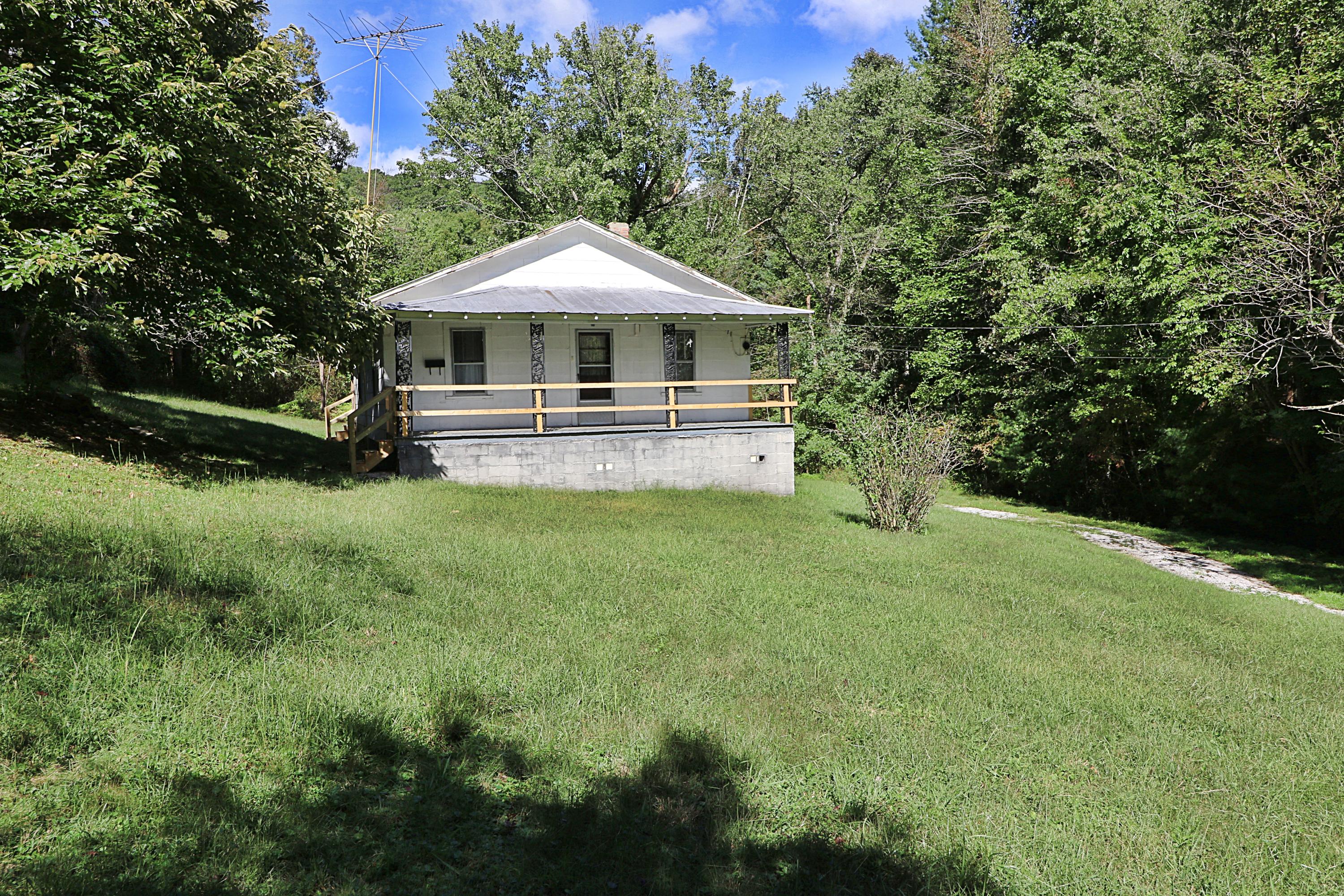 1669 Paint Rock Road Oneida, TN 37841 - Photo 24 of 25 094A7398