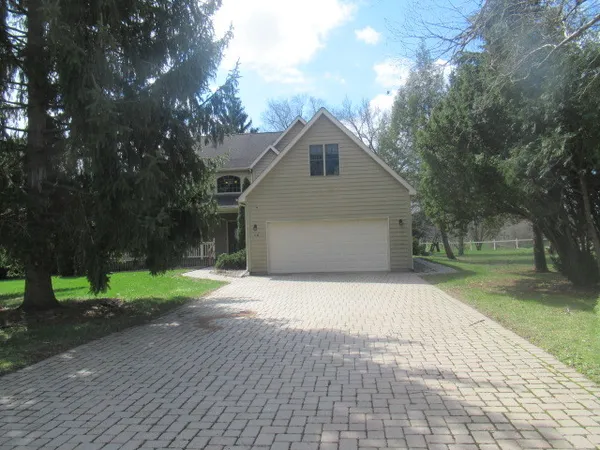 $385,000 | 116 Tammy Lane, Somonauk, IL 60552