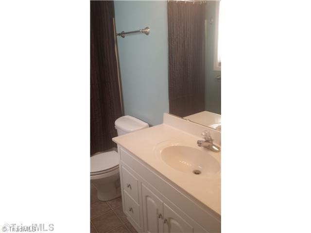 8609 Haw River Road Oak Ridge, NC 27310 - Photo 13 of 15 Bath.