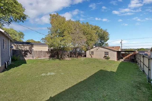 $180,000 | 3209 Prairie Avenue, Fort Worth, TX 76106