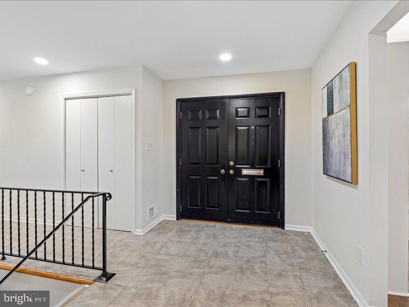 903 Annmore Drive Silver Spring, MD 20902 - Photo 9 of 20 Entry