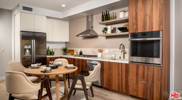 $4,216 | 10375 West Washington Boulevard, Unit 605, Culver City, CA 90232