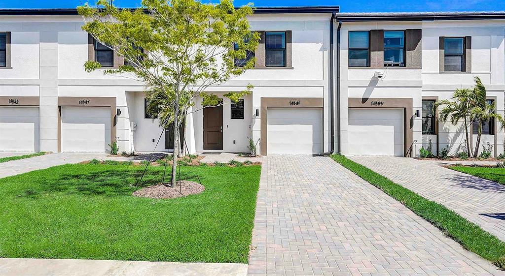 8044 Gulfstream Court, Unit OPAL Lakewood Ranch, FL 34202 - Photo 1 of 29