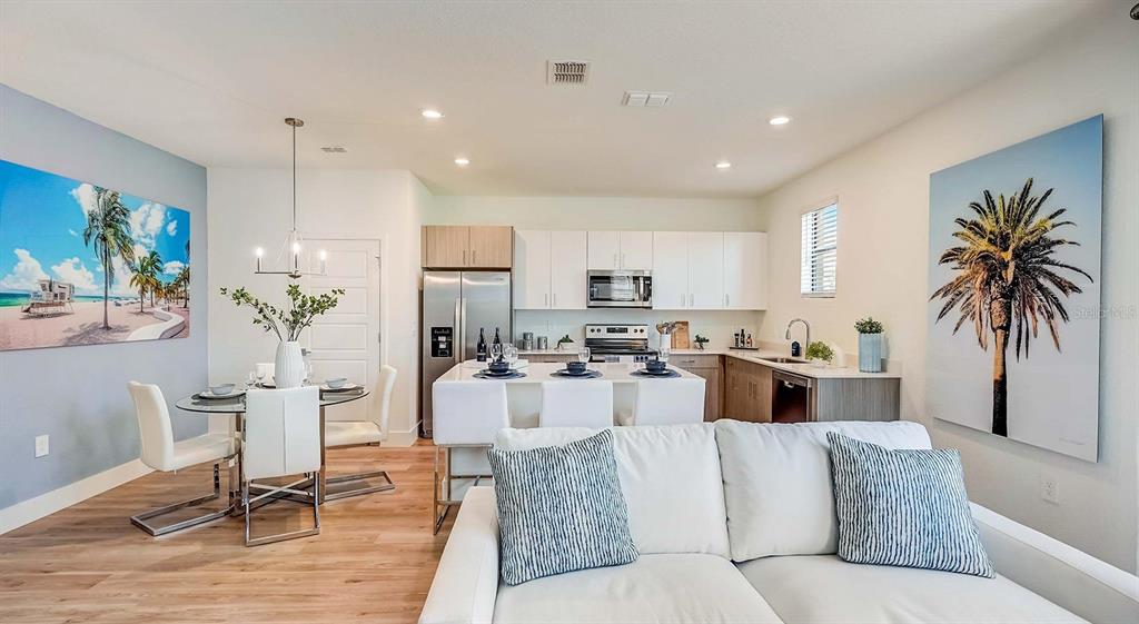 8044 Gulfstream Court, Unit OPAL Lakewood Ranch, FL 34202 - Photo 4 of 29