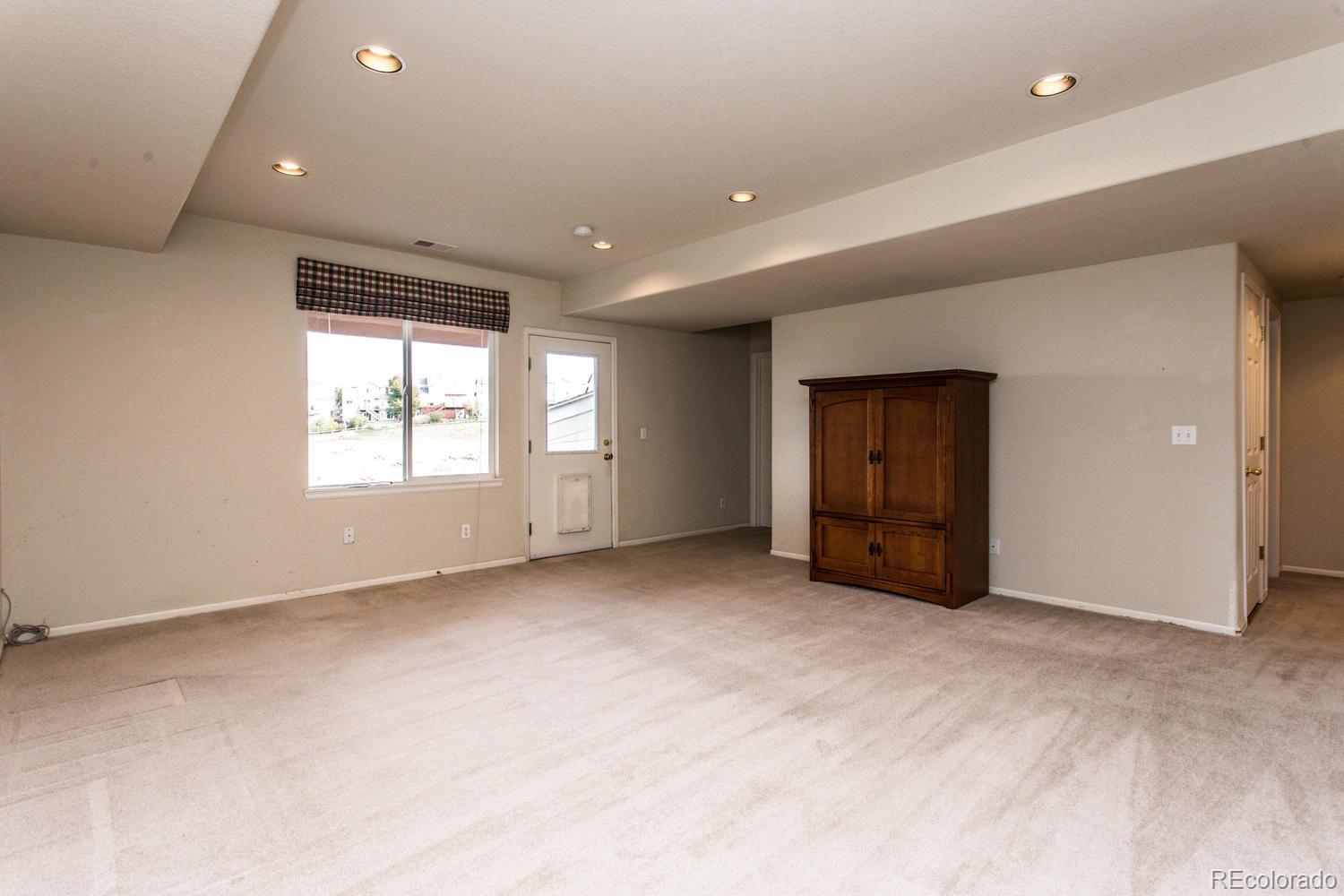 10242 Rustic Redwood Way Highlands Ranch, CO 80126 - Photo 25 of 35