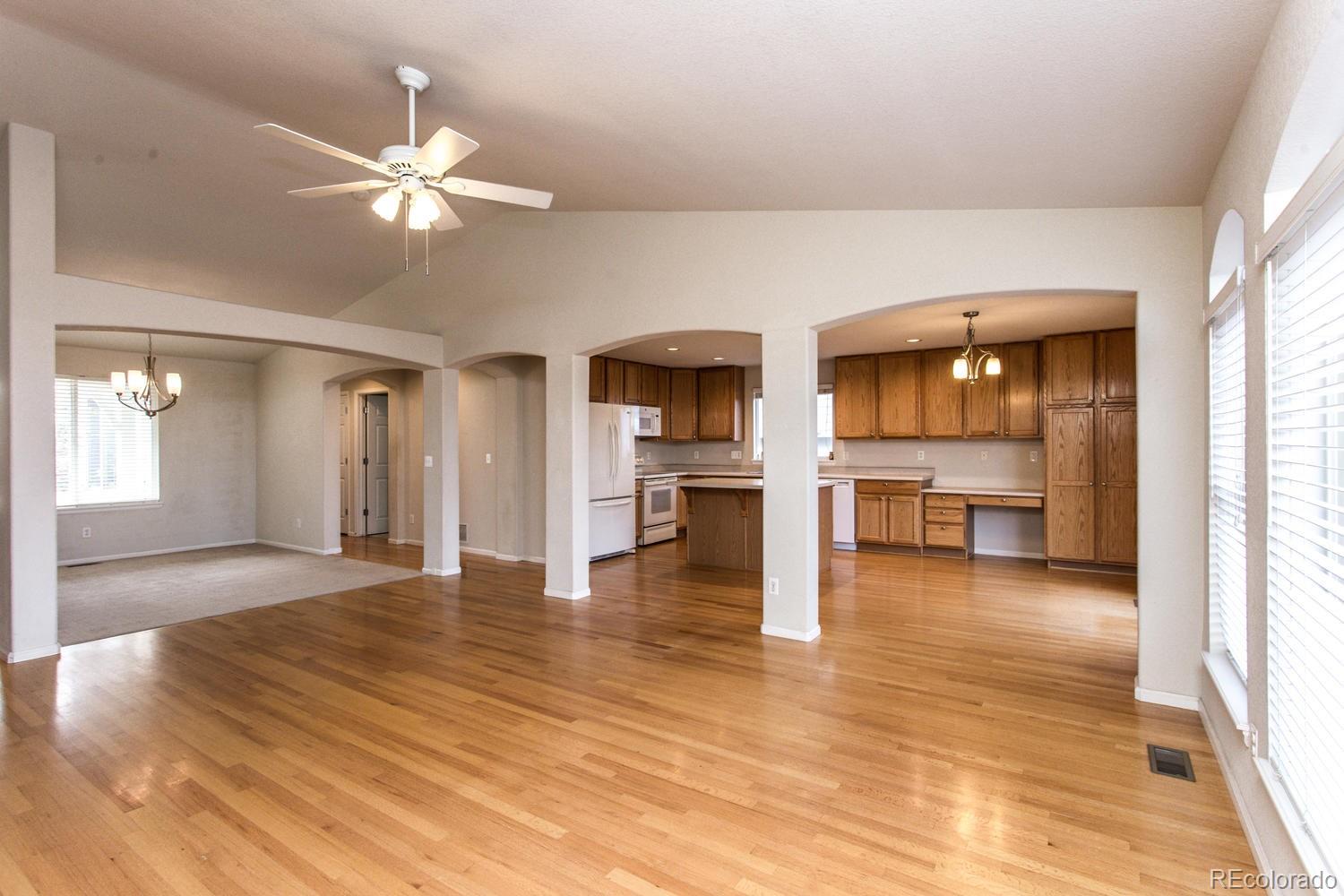 10242 Rustic Redwood Way Highlands Ranch, CO 80126 - Photo 5 of 35