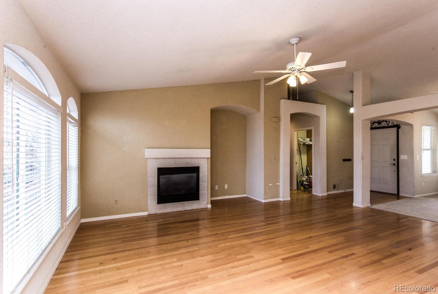 10242 Rustic Redwood Way Highlands Ranch, CO 80126 - Photo 9 of 35