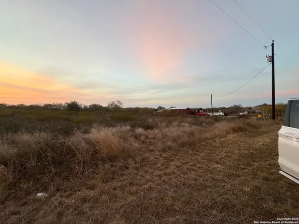$59,000 | 161 County Road 2665, Devine, TX 78016