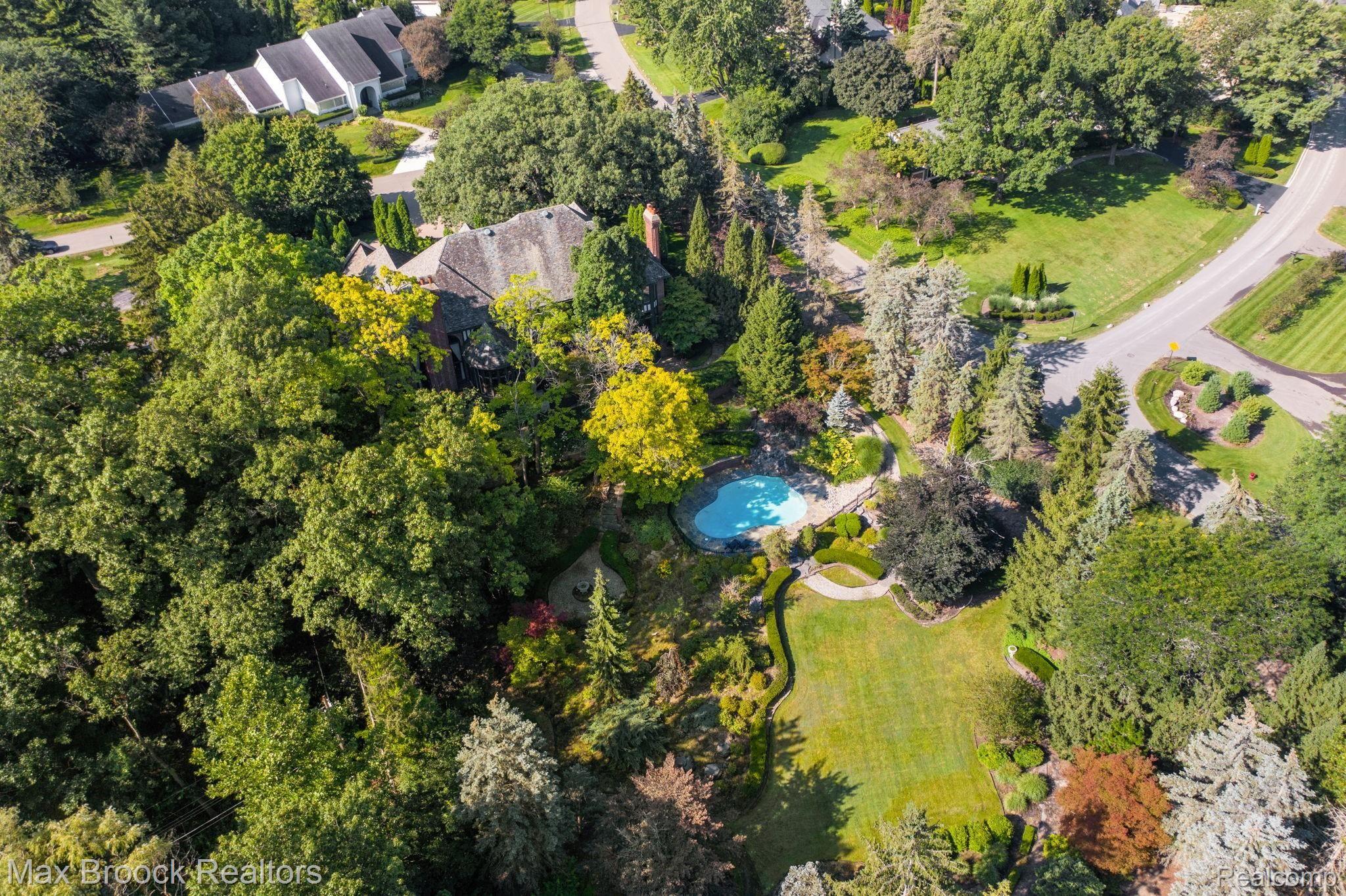 694 Rudgate Road Bloomfield Hills, MI 48304 - Photo 72 of 85 6-web-or-mls-DJI_0489.jpg