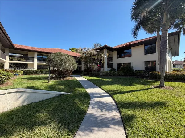 $1,500 | 301 Southwest South River Drive, Unit 104, Stuart, FL 34997