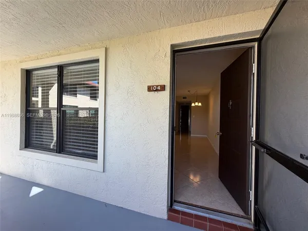 $1,500 | 301 Southwest South River Drive, Unit 104, Stuart, FL 34997