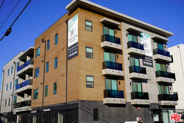 $3,595 | 10947 Hartsook Street, Unit 301, North Hollywood, CA 91601