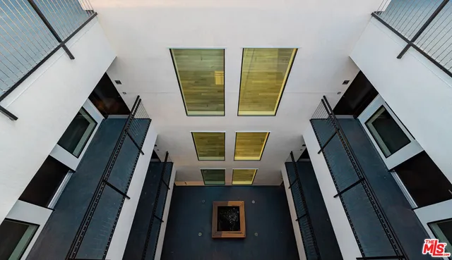 $3,595 | 10947 Hartsook Street, Unit 301, North Hollywood, CA 91601