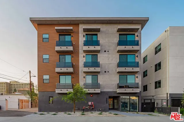 $3,595 | 10947 Hartsook Street, Unit 301, North Hollywood, CA 91601