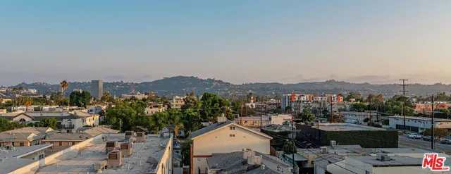 $3,595 | 10947 Hartsook Street, Unit 301, North Hollywood, CA 91601