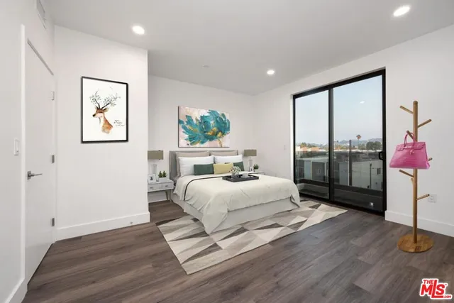 $3,595 | 10947 Hartsook Street, Unit 301, North Hollywood, CA 91601