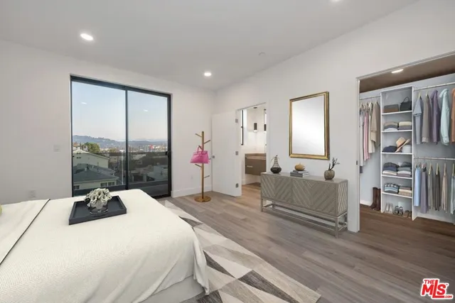 $3,595 | 10947 Hartsook Street, Unit 301, North Hollywood, CA 91601