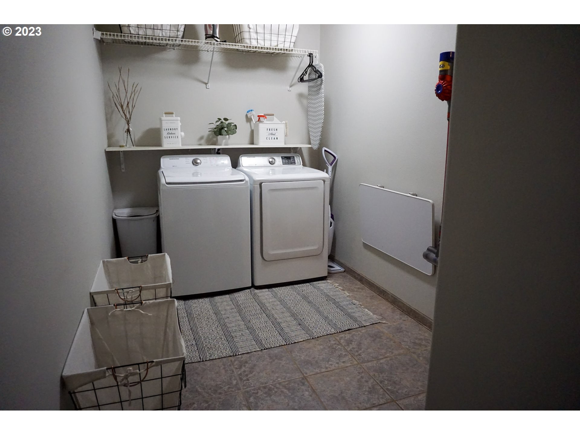 1864 Heitzman Way Eugene, OR 97402 - Photo 19 of 26 a utility room with dryer and washer