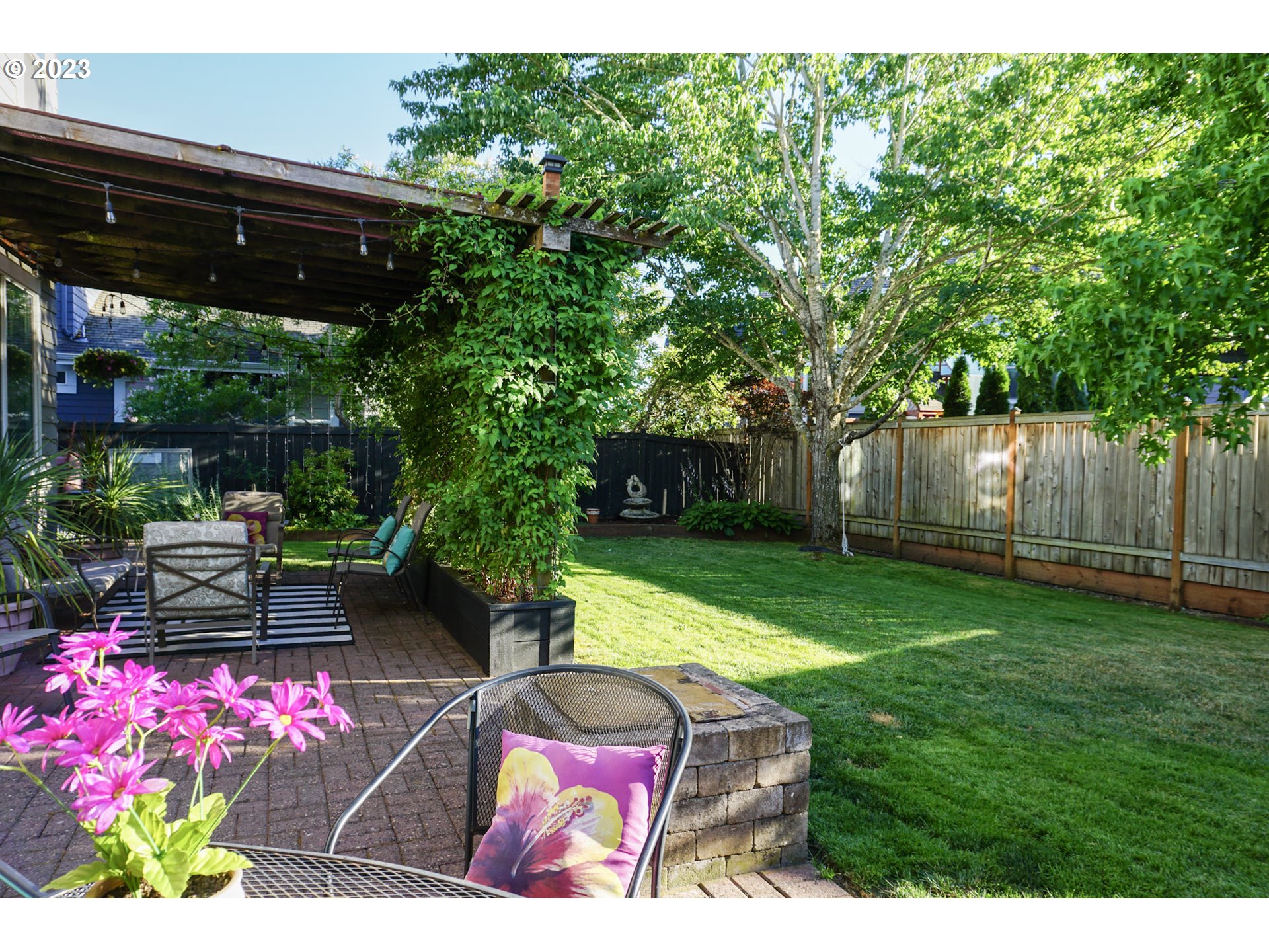 1864 Heitzman Way Eugene, OR 97402 - Photo 23 of 26 a backyard of a house with seating space