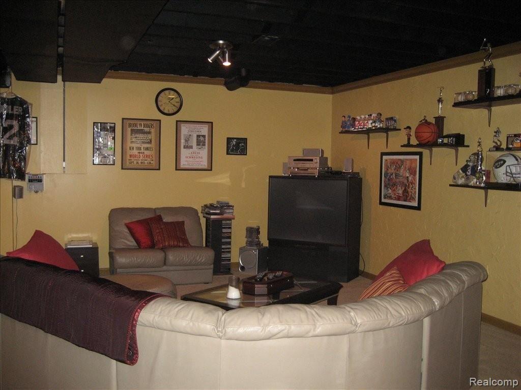 10825 Marshall Road South Lyon, MI 48178 - Photo 21 of 24 View 2 of Family Room