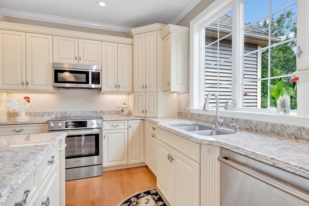 11 Miscoe Hill Road Mendon, MA 01756 - Photo 14 of 40