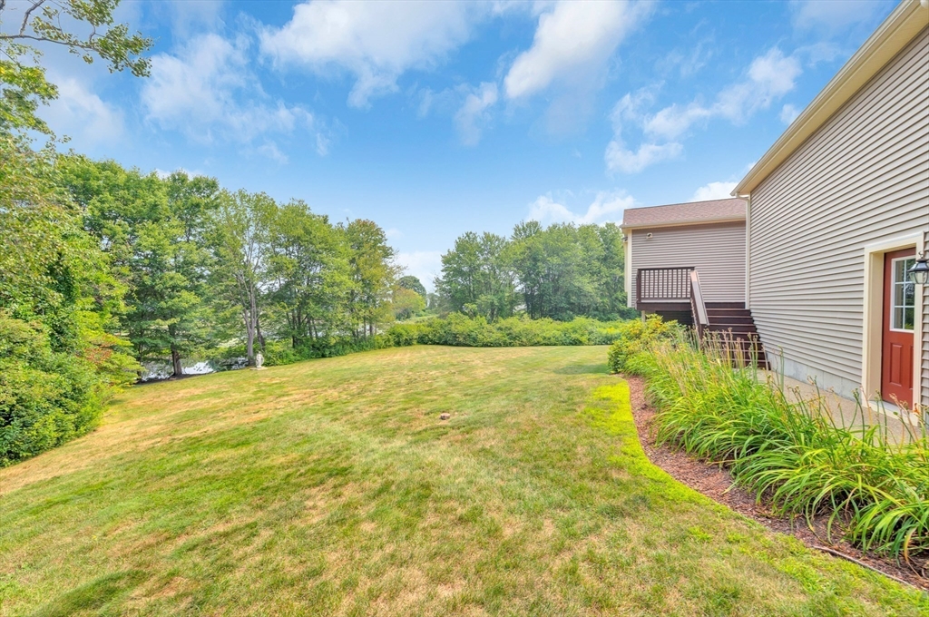 11 Miscoe Hill Road Mendon, MA 01756 - Photo 37 of 40