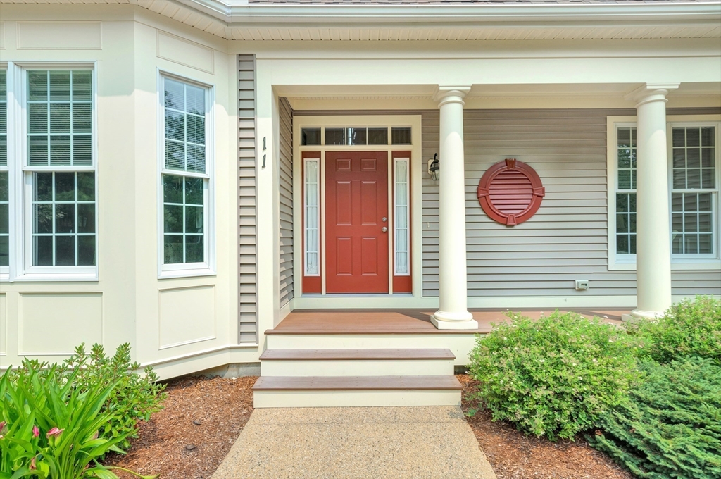 11 Miscoe Hill Road Mendon, MA 01756 - Photo 4 of 40