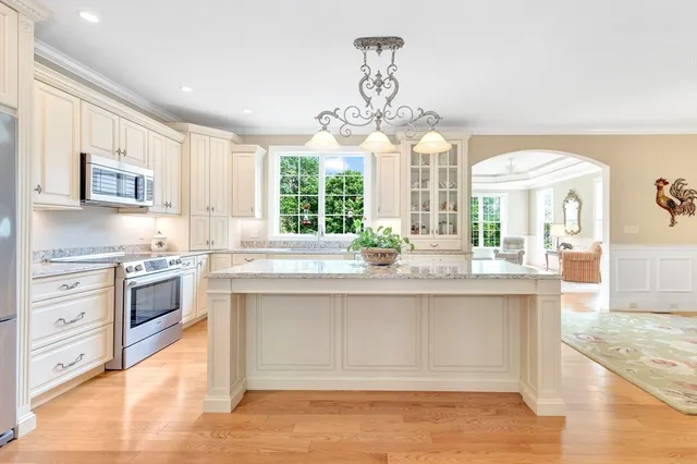 $1,165,000 | 11 Miscoe Hill Road, Mendon, MA 01756