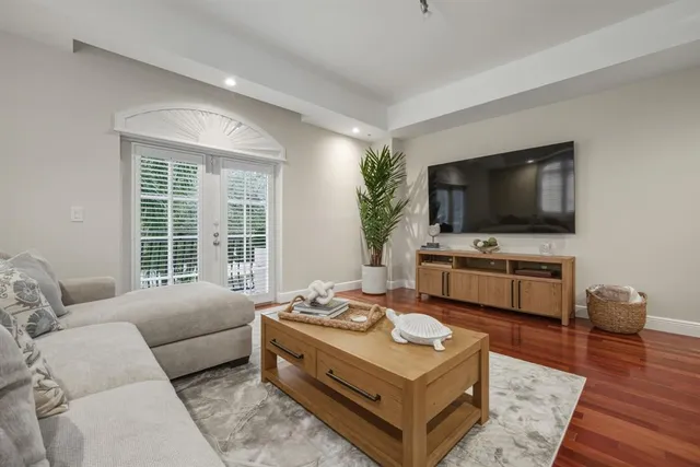 $1,199,000 | 1121 Madruga Avenue, Unit 201, Coral Gables, FL 33146