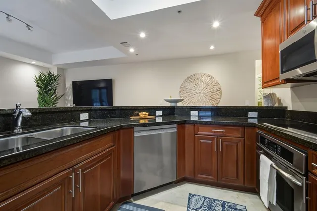 $1,199,000 | 1121 Madruga Avenue, Unit 201, Coral Gables, FL 33146