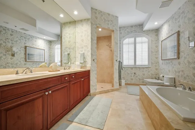 $1,199,000 | 1121 Madruga Avenue, Unit 201, Coral Gables, FL 33146