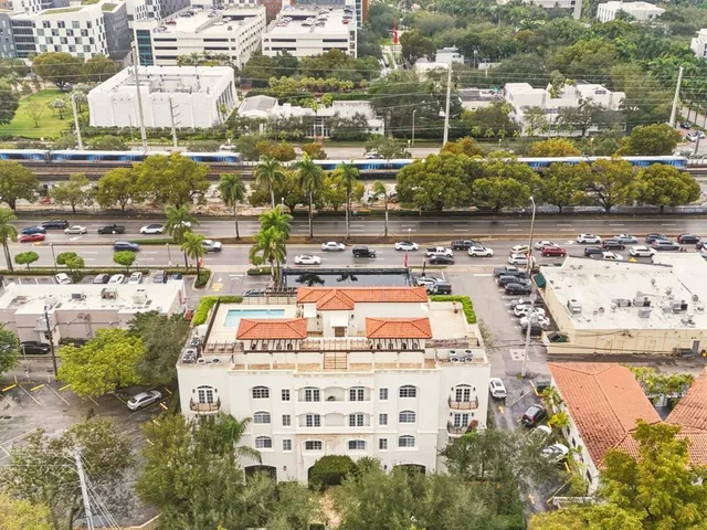 $1,199,000 | 1121 Madruga Avenue, Unit 201, Coral Gables, FL 33146