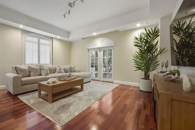 $1,199,000 | 1121 Madruga Avenue, Unit 201, Coral Gables, FL 33146