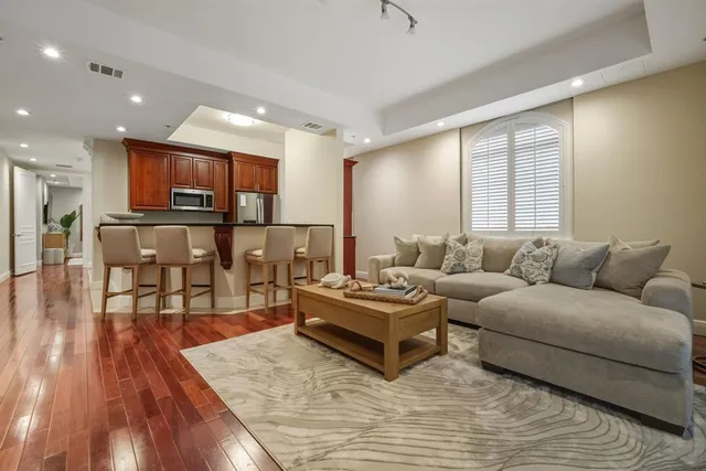 $1,199,000 | 1121 Madruga Avenue, Unit 201, Coral Gables, FL 33146