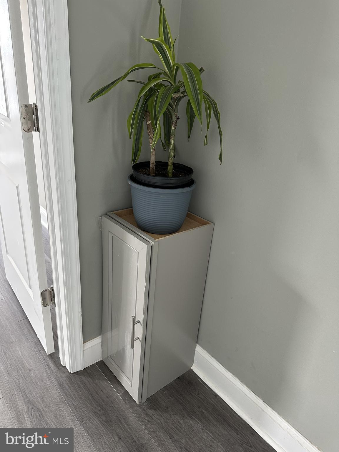 1006 3rd Avenue Croydon, PA 19021 - Photo 17 of 44 Laundry Chute Goes Directly to Launrdy Room Below!