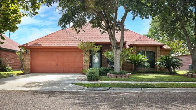 $295,900 | 2094 Sweetbay Drive, Ingleside, TX 78362