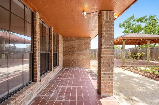 $295,900 | 2094 Sweetbay Drive, Ingleside, TX 78362