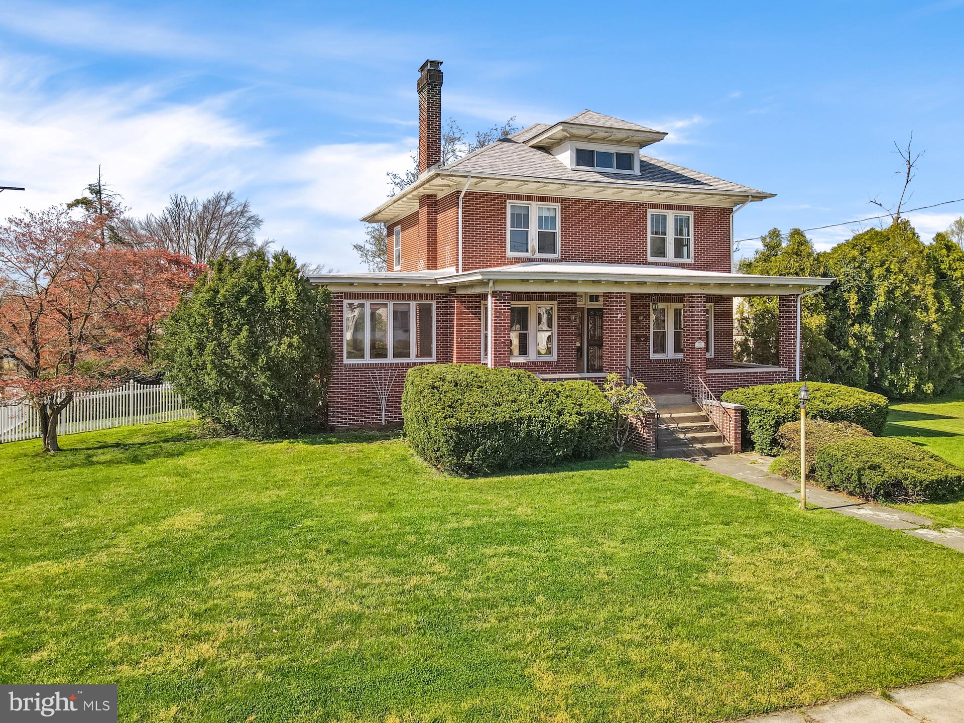 345 Broad Street Spring City, PA 19475 - Photo 4 of 42