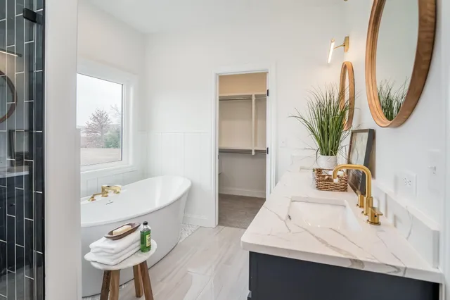 $750,000 | 11925 West 39th St/ Macarthur Wichita Ks 67215, Wichita, KS 67215