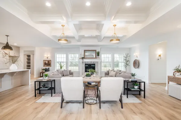 $750,000 | 11925 West 39th St/ Macarthur Wichita Ks 67215, Wichita, KS 67215