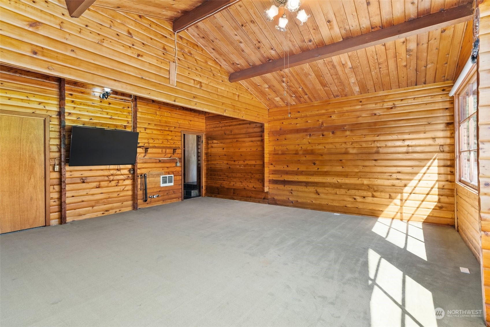 1028 King Road Winlock, WA 98596 - Photo 20 of 38 a view of an empty room