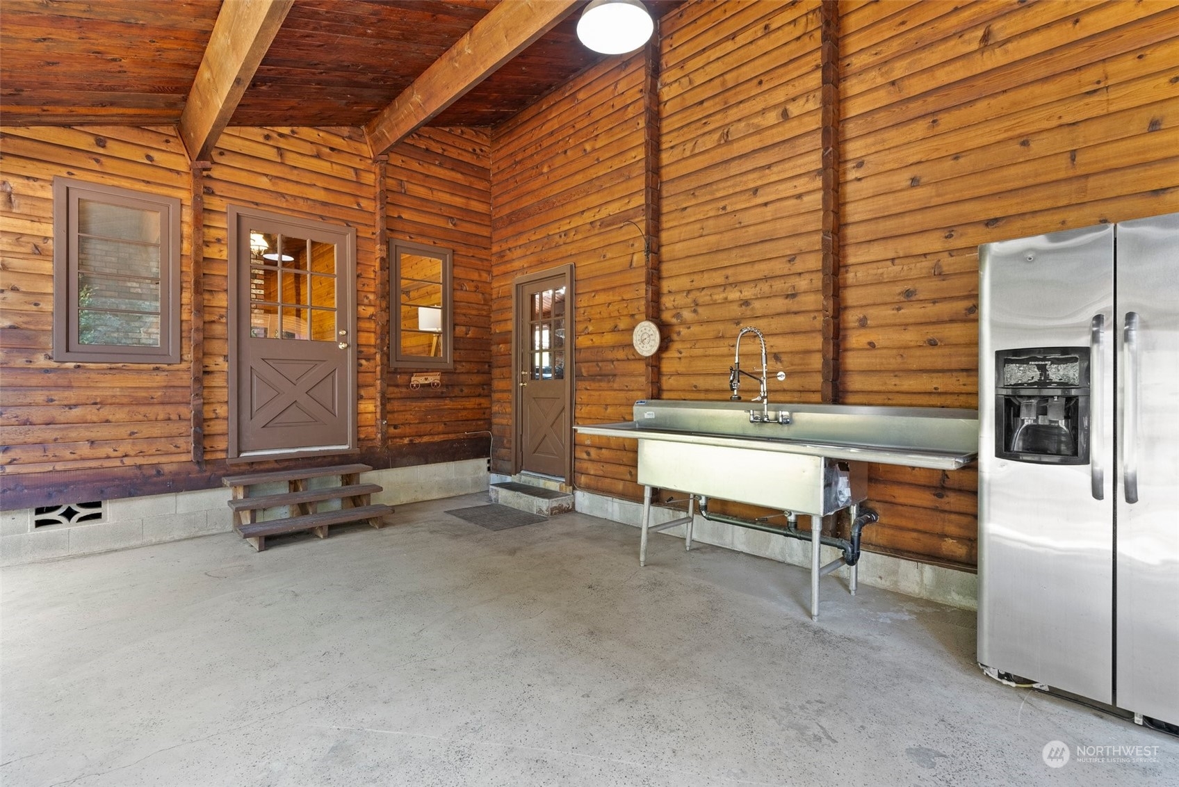 1028 King Road Winlock, WA 98596 - Photo 27 of 38 a reading room with table and chairs