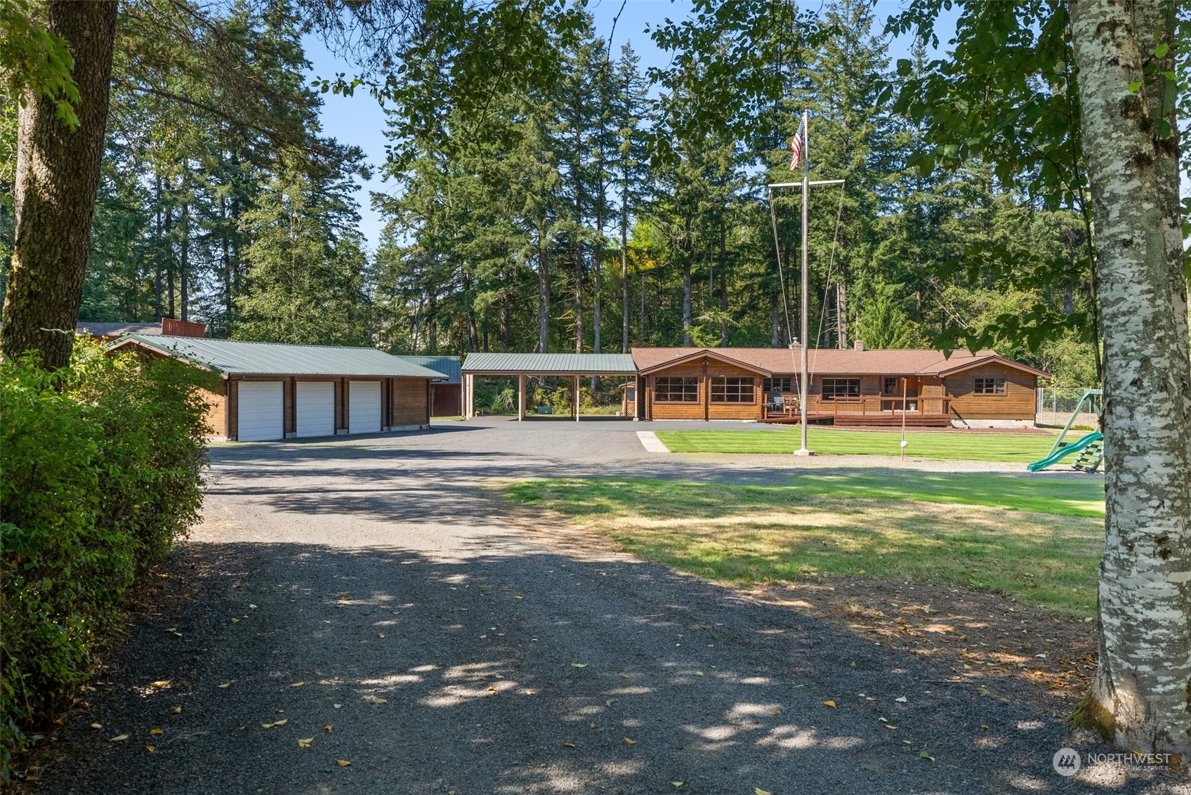 1028 King Road Winlock, WA 98596 - Photo 34 of 38 a front view of a house with a yard