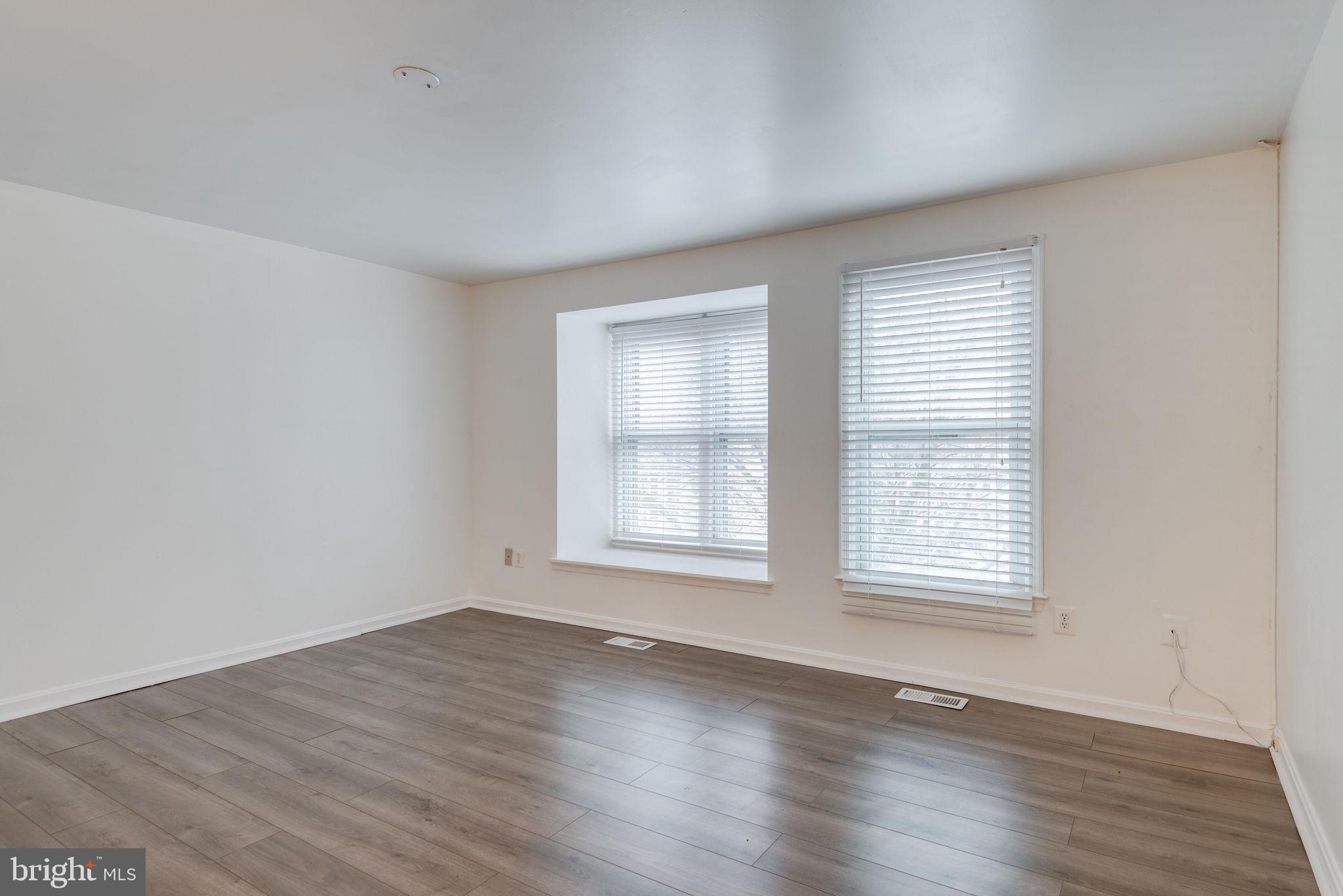 11219 Silentwood Lane Reston, VA 20191 - Photo 22 of 44 Master Bedroom