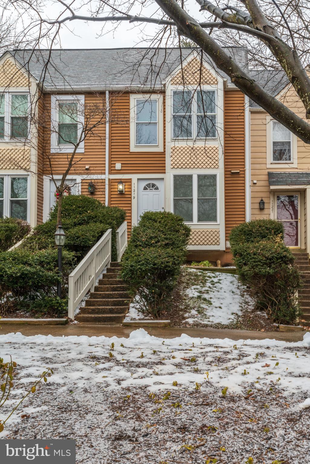 11219 Silentwood Lane Reston, VA 20191 - Photo 41 of 44 Welcome home!