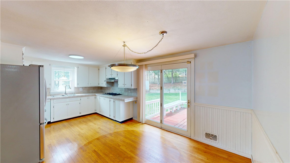 218 Douglas Road Warwick, RI 02886 - Photo 11 of 44